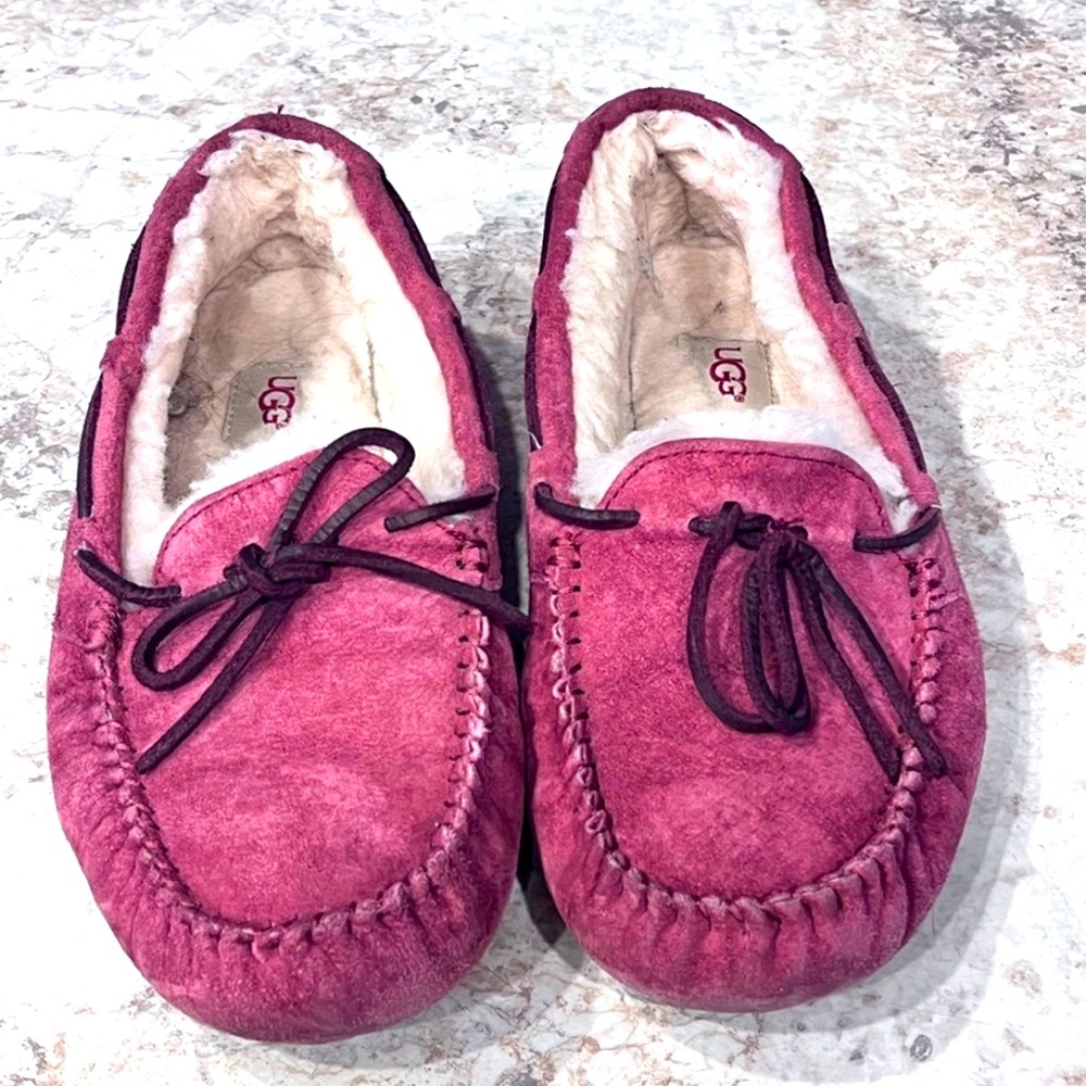 💞UGG Moccasins Size 9💞